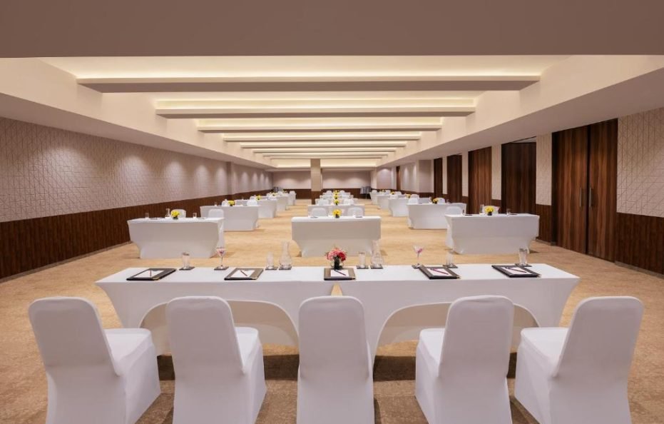 V Sarovar Portico MI Road Jaipur