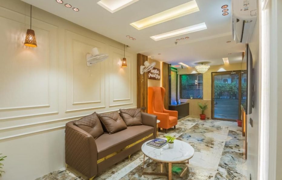 Tripli Hotels Tandon Grand Stay