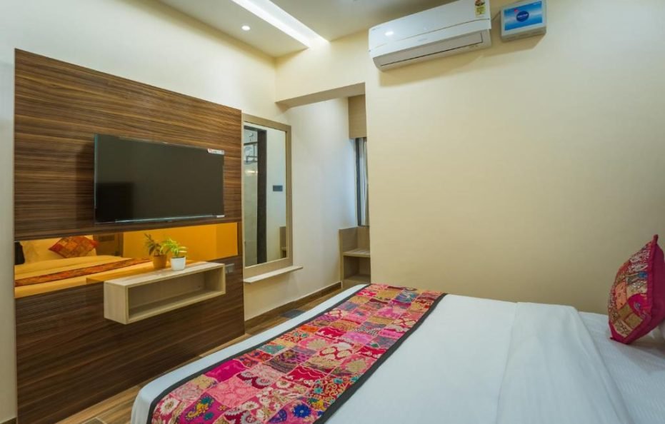 Tripli Hotels Tandon Grand Stay