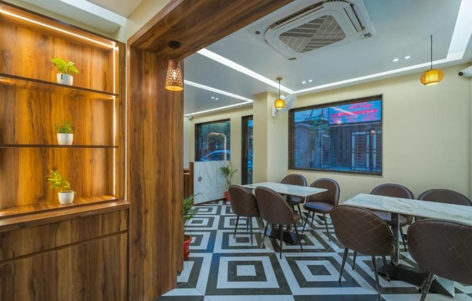 Tripli Hotels Tandon Grand Stay