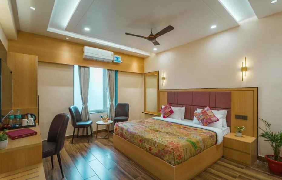 Tripli Hotels Tandon Grand Stay
