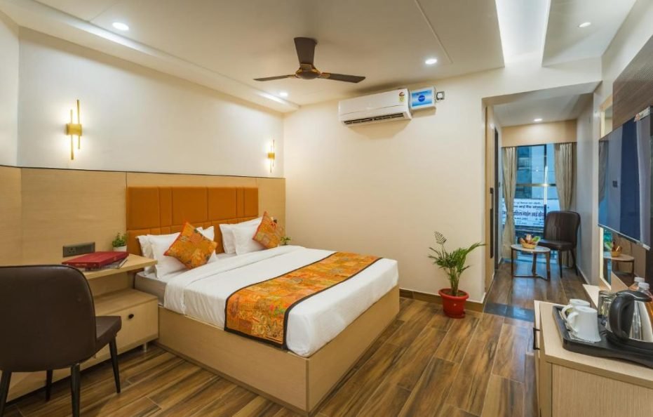 Tripli Hotels Tandon Grand Stay