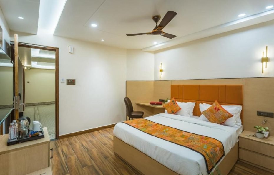 Tripli Hotels Tandon Grand Stay