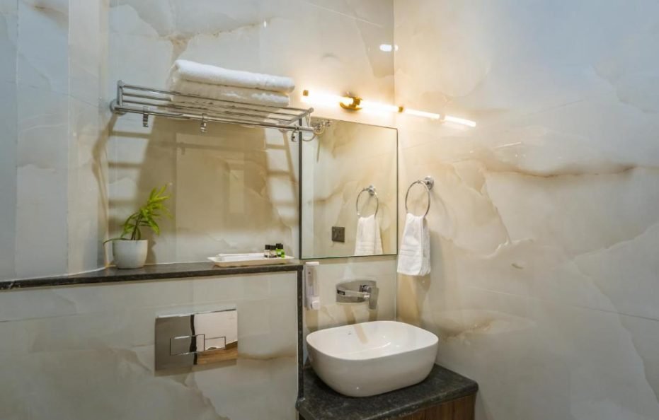 Tripli Hotels Tandon Grand Stay