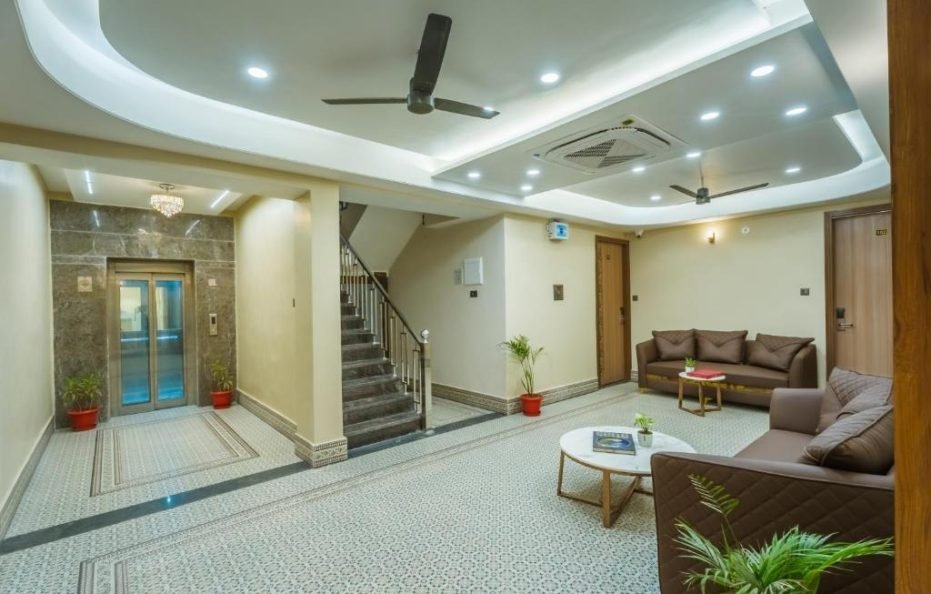 Tripli Hotels Tandon Grand Stay