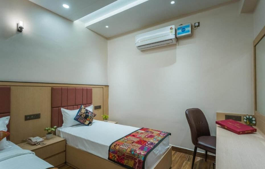 Tripli Hotels Tandon Grand Stay