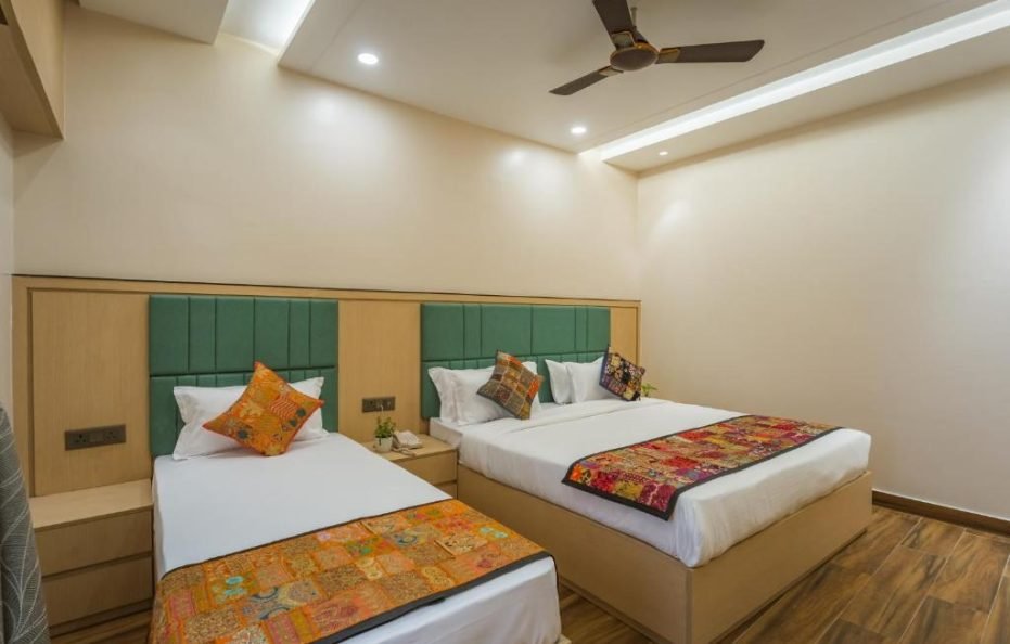 Tripli Hotels Tandon Grand Stay