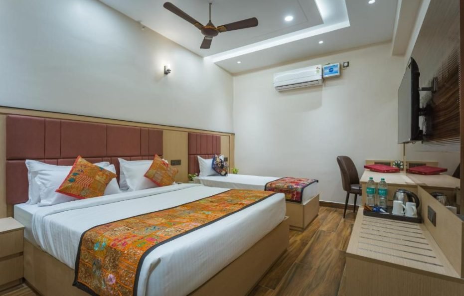 Tripli Hotels Tandon Grand Stay