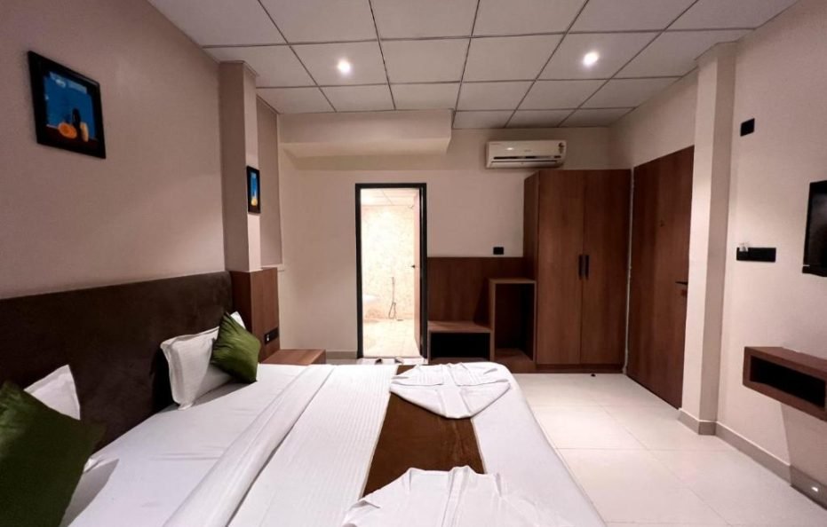 Hotel Grande Residency – Book Rooms Online at Best Prices | ROOM24